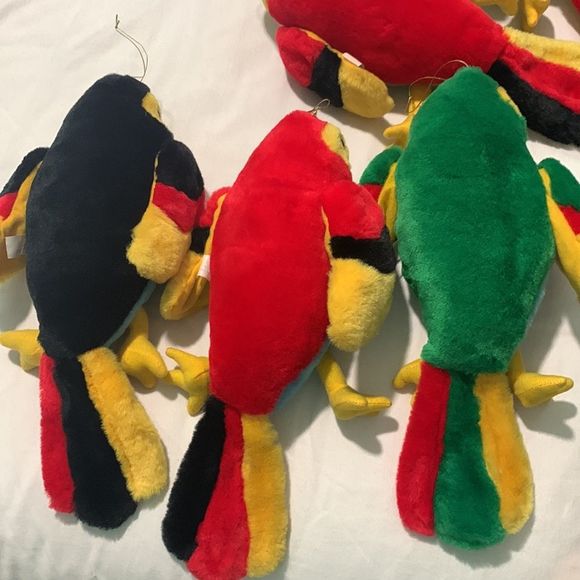Five Pretty Plush Parrots - Picture 11 of 15
